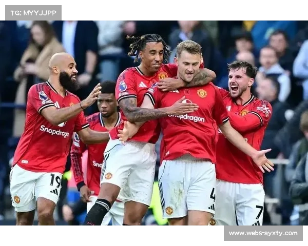 热刺2-2战平曼联，德里赫特压哨头球救主